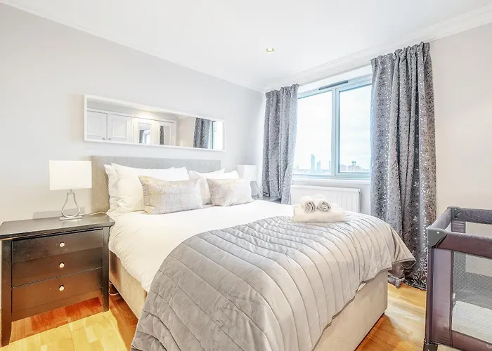 Stunning Flat On King\'S Road, Chelsea With Balcony